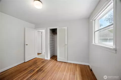 Bedroom - 306 E Sr 4, Cathlamet, WA 98612 photo 6 of 7
