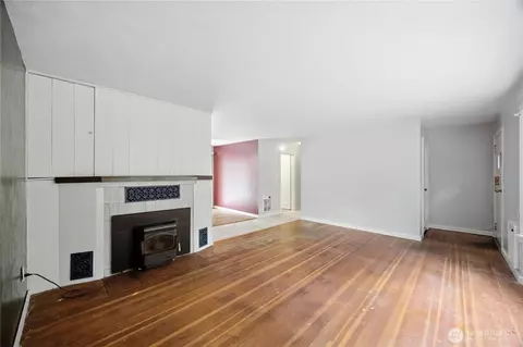 Living - 306 E Sr 4, Cathlamet, WA 98612 photo 1 of 3