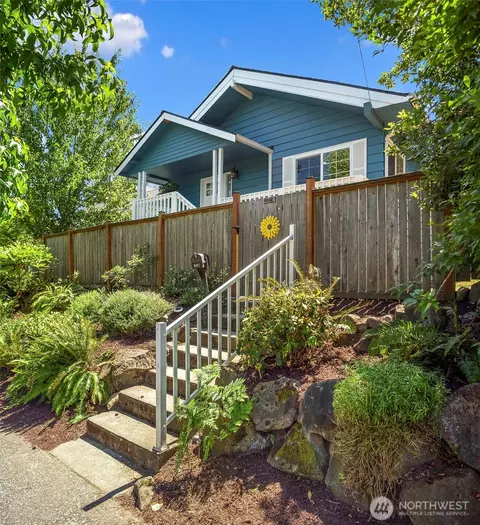 607 NW 84th St, Seattle, WA 98117