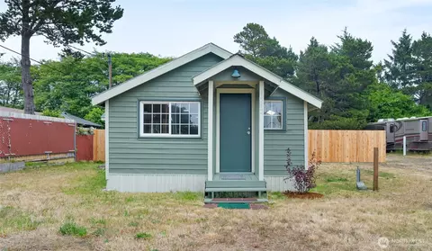 1542 State Route 105, Grayland, WA 98547