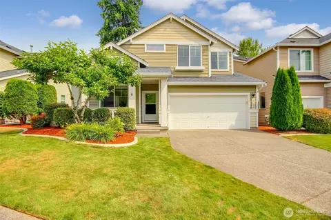 2106 170th Ave E, Lake Tapps, WA 98391