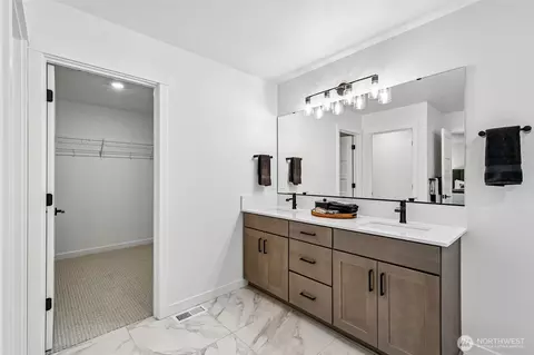 Bath - 24319 13th Ave SE #CR21, Bothell, WA 98021 photo 5 of 6