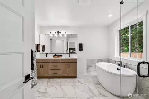 Bath - 24319 13th Ave SE #CR21, Bothell, WA 98021 photo 2 of 6