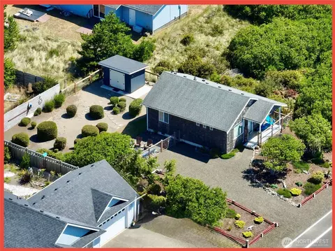 442 Sportsmens St SW, Ocean Shores, WA 98569