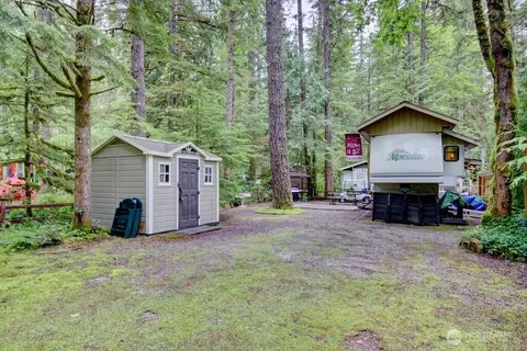 25 1 Goldrush Rd, Deming, WA 98244