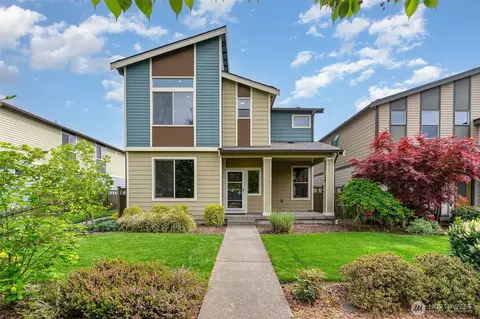 32977 Skyline Ln, Black Diamond, WA 98010