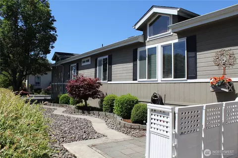 500 Mallard Ln, Longview, WA 98632