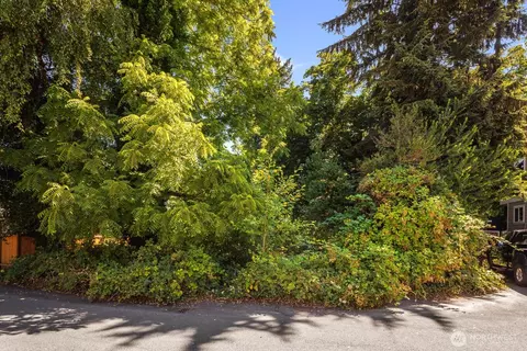 315 Lind Ave NW, Renton, WA 98057