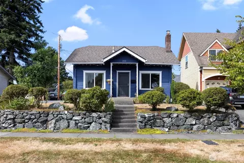 313 E North St, Bellingham, WA 98225