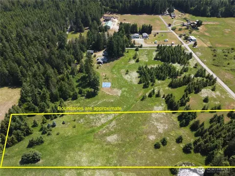 999 Emery Rd, Port Angeles, WA 98382