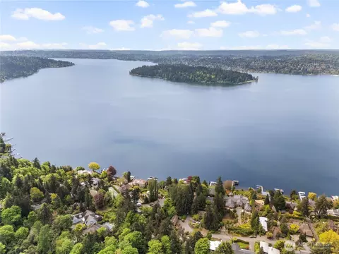 4150 Boulevard Pl, Mercer Island, WA 98040