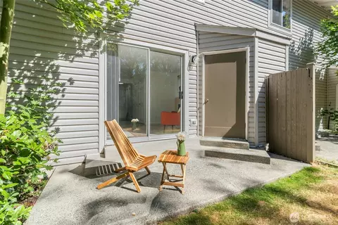 Exterior - 18910 Bothell Everett Hwy #G3, Bothell, WA 98012 photo 4 of 6