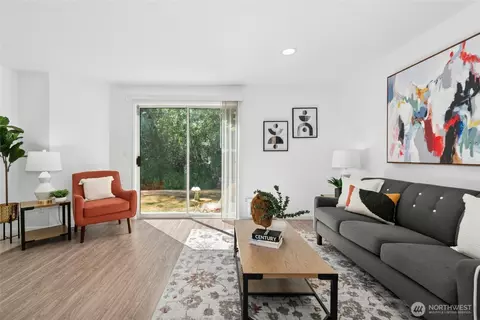 Living - 18910 Bothell Everett Hwy #G3, Bothell, WA 98012 photo 2 of 5