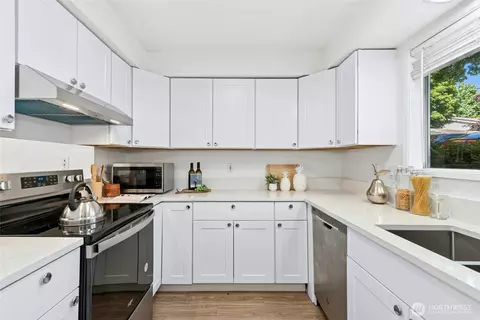 Kitchen - 18910 Bothell Everett Hwy #G3, Bothell, WA 98012 photo 2 of 3