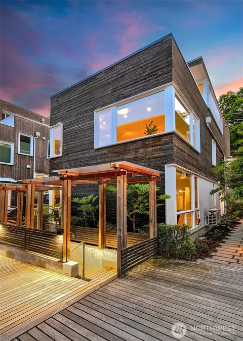 3004 5th Ave W, Seattle, WA 98119