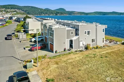 2301 Skyline Way #1, Anacortes, WA 98221