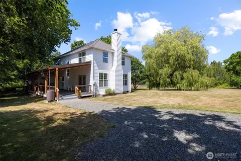 299 E Axton Rd, Bellingham, WA 98226