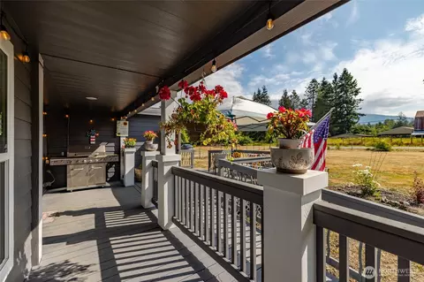 22484 Grip Rd, Sedro Woolley, WA 98284