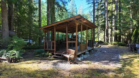 28 Schinn Canyon Cir, Deming, WA 98244
