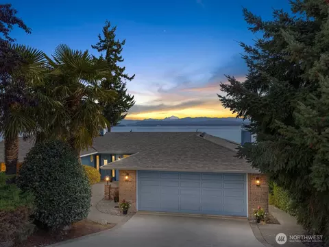 1799 Cascade View Dr, Camano Island, WA 98282