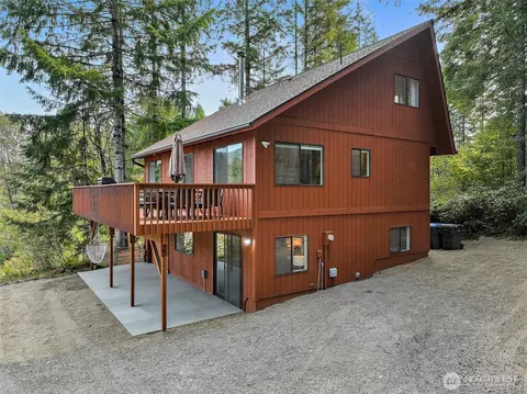 33 N Woodduck Ct E, Hoodsport, WA 98548