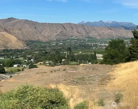 1395 Mountain Vis, Wenatchee, WA 98801