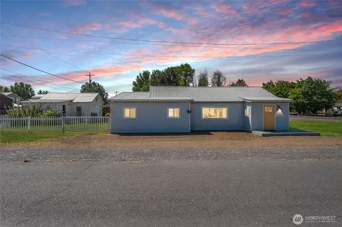 225 N 1st St, Coulee City, WA 99115