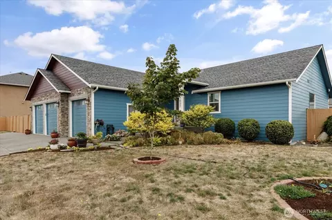 1037 Lyle Ridge Cir, Oak Harbor, WA 98277