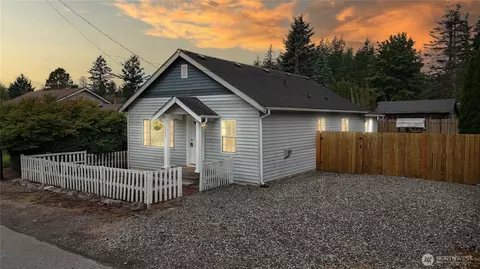 35225 Veazie Cumberland Rd SE, Enumclaw, WA 98022