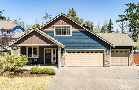 3230 SW Fairway Point Dr, Oak Harbor, WA 98277