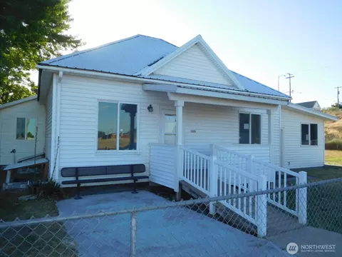 Exterior - 135 N 3rd Ave, Connell, WA 99326 photo 2 of 11