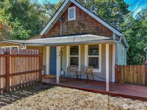 1228 Ridgeway Pl E, Port Orchard, WA 98366