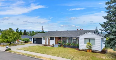 1834 Benton St NW, Camas, WA 98607