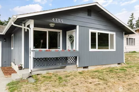 4305 Northgate Dr, Oak Harbor, WA 98277