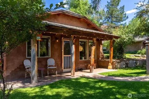 812 Castle Ave, Winthrop, WA 98862