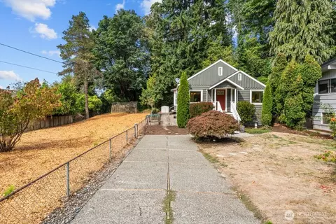 4160 SW Orchard St, Seattle, WA 98136