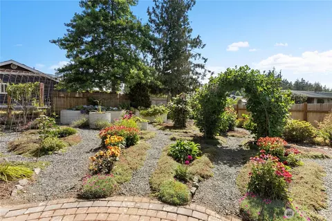 Exterior - 108 Dahlquist Ln, Everson, WA 98247 photo 6 of 17