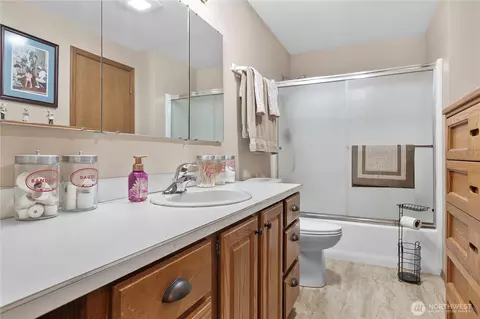 Bath - 108 Dahlquist Ln, Everson, WA 98247 photo 3 of 3