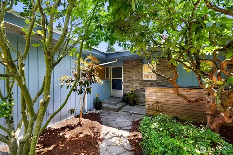 3903 W Emerson St, Seattle, WA 98199