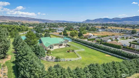 2045 8th St NE, East Wenatchee, WA 98802