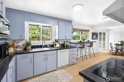 Kitchen - 24125 2nd Pl W, Bothell, WA 98021 photo 1 of 3