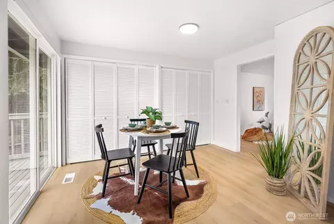 Dining - 24125 2nd Pl W, Bothell, WA 98021 photo 2 of 2
