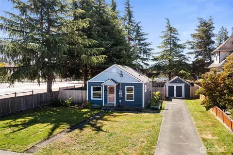 720 3rd Ave NW, Puyallup, WA 98371