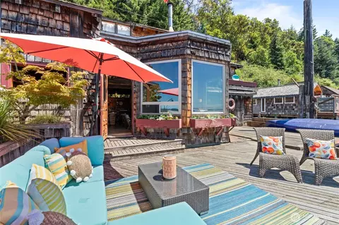 92 Salmon Bch, Tacoma, WA 98407