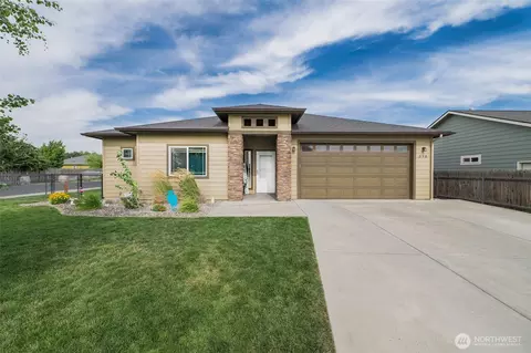 398 NW Vera Ln, College Place, WA 99324