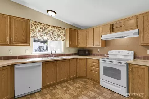 1630 Kimberly Ave, Enumclaw, WA 98022 photo 4