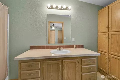 1630 Kimberly Ave, Enumclaw, WA 98022 photo 13
