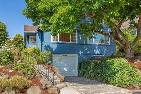 5037 38th Ave NE, Seattle, WA 98105