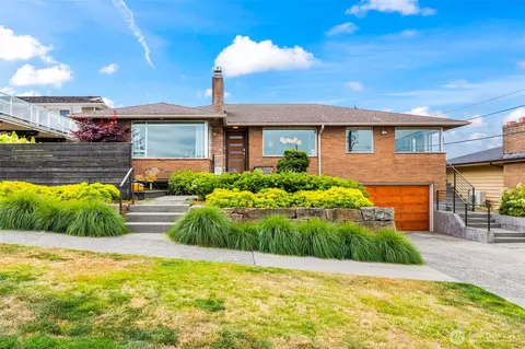 2209 NW 93rd St, Seattle, WA 98117