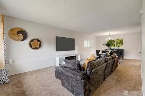 Living - 6013 W Beech St #A & B, Everett, WA 98203 photo 5 of 6